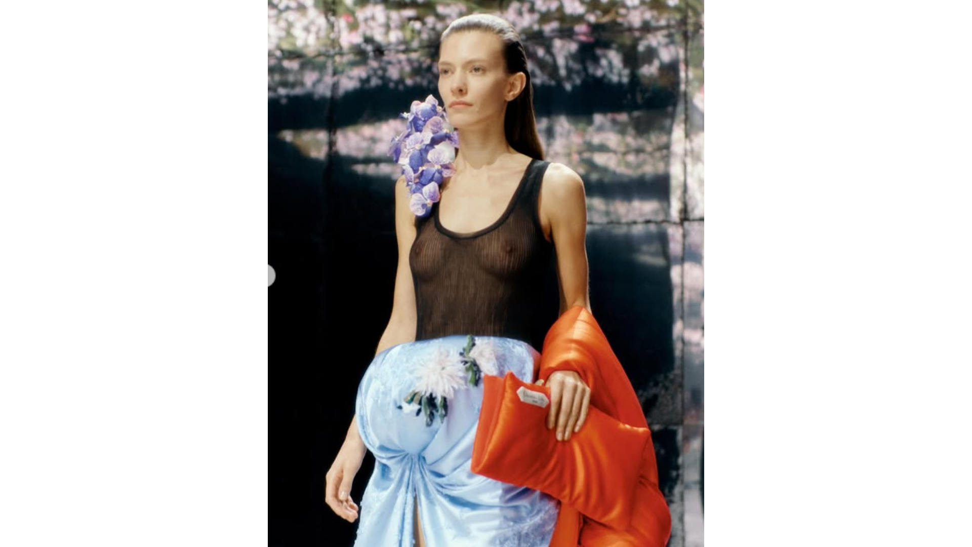 Carry a Garden Handheld Silk Leaves Add Drama