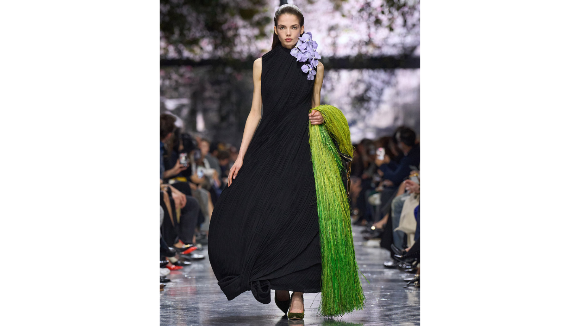 Carry a Garden Handheld Silk Leaves Add Drama