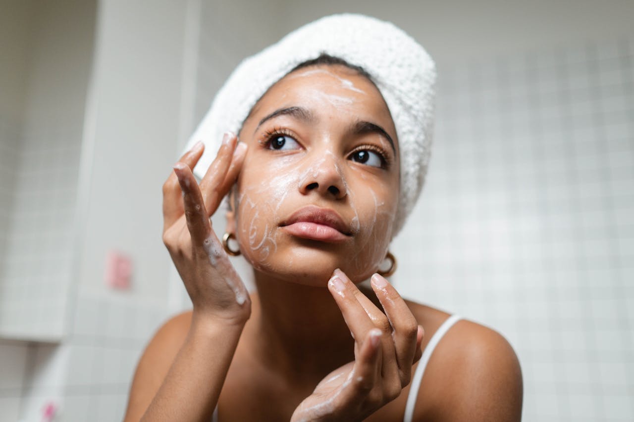 Best Skincare Routine for Oily Skin in the UK: Morning and Night Guide That Prevents Breakouts