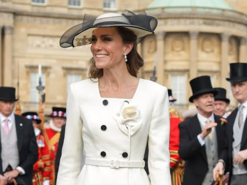 Kate Middleton smiling in Public Kate Middleton smiling in Public