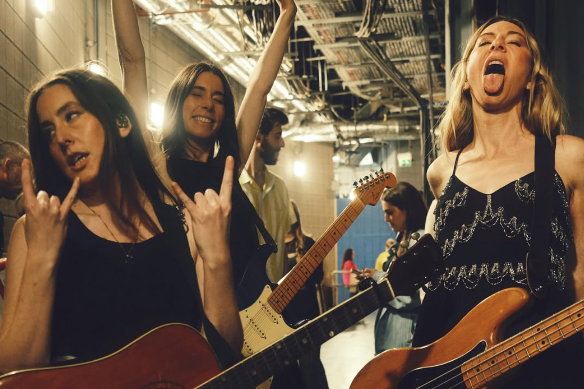 Who Are the Haim Sisters? Net Worth, Dating History and Family ...