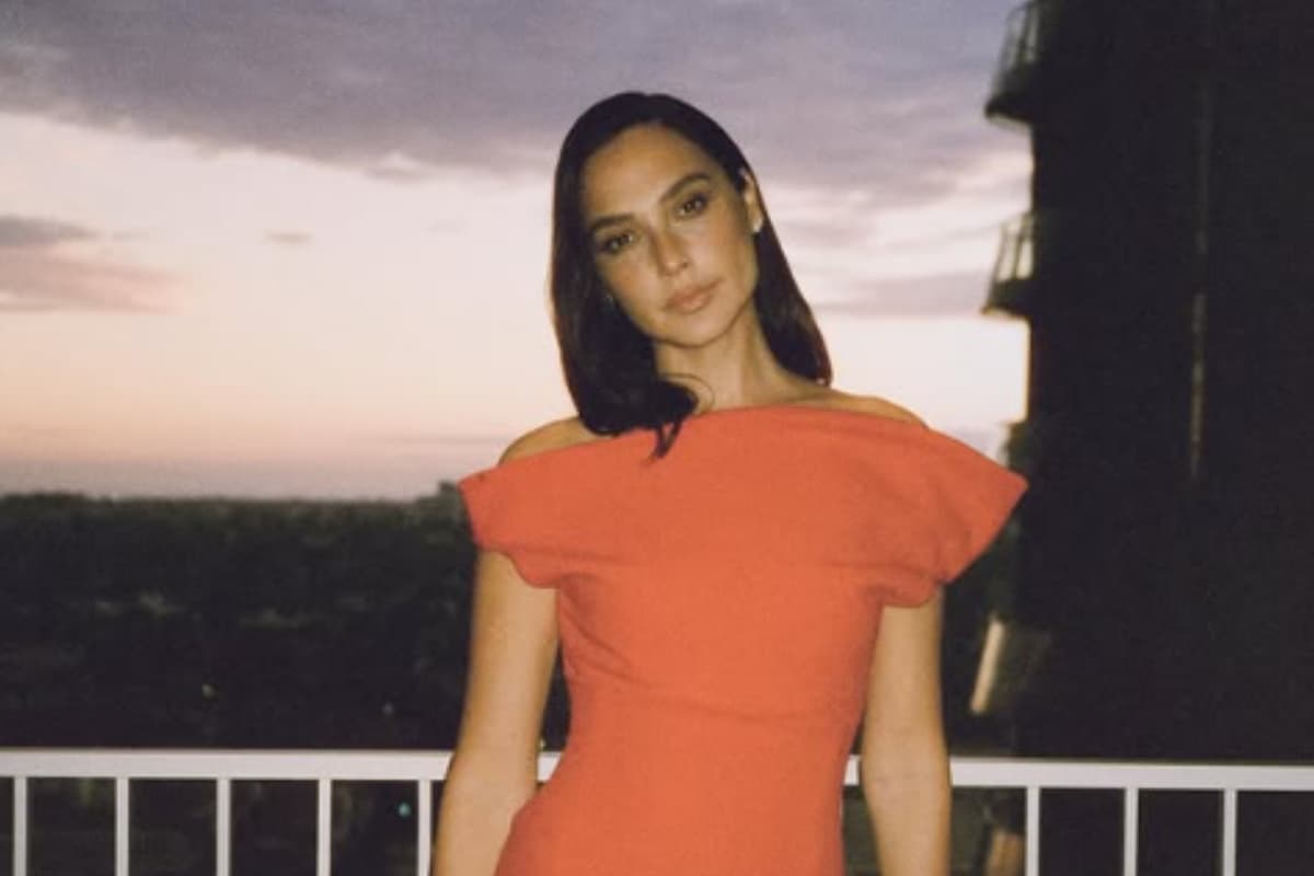 gal gadot orange dress Gal gadot