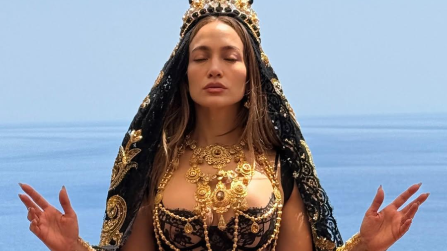 Jennifer Lopez Birthday in Paris
