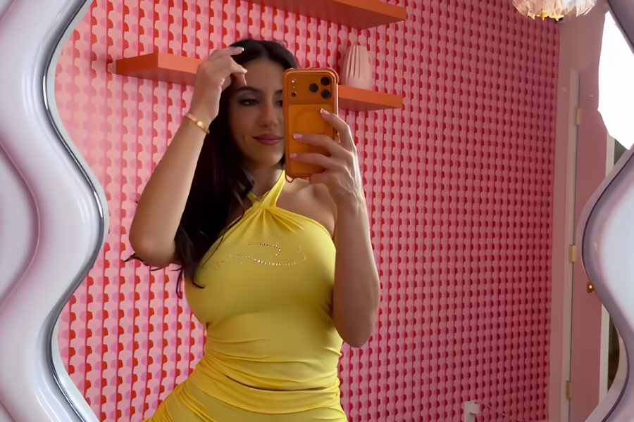 Lena the Plug mirror selfie