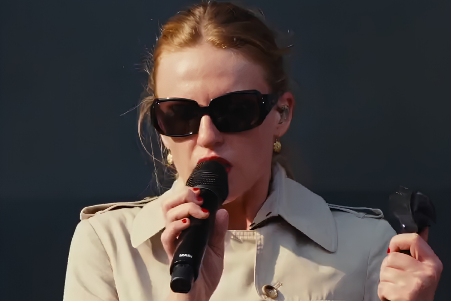 Audrey Hobert performs 'Sue Me' twice at Lollapalooza
