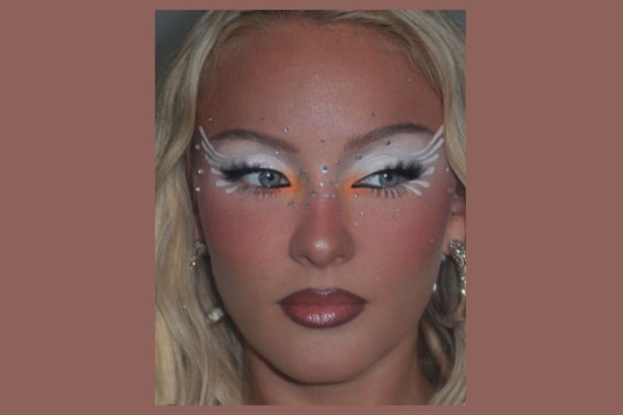 Zara Larrson's swan inspired eye makeup by Sophia Sinot