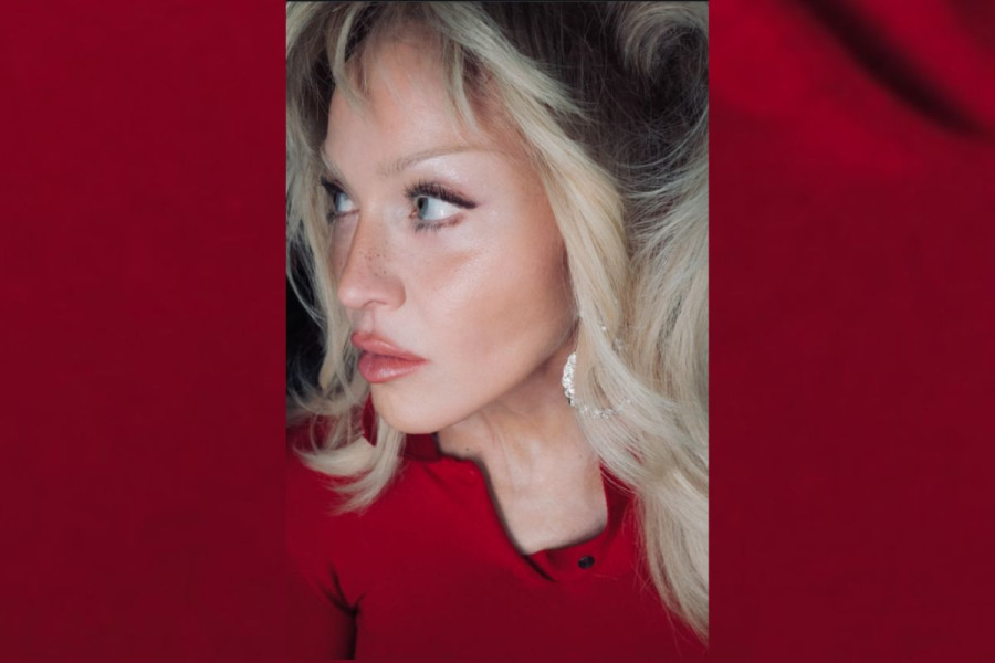 Madonna's fresh faced freckled look