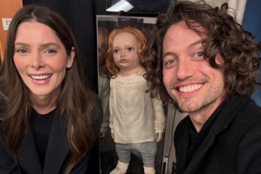 Jackson Rathbone and Ashley Greene
