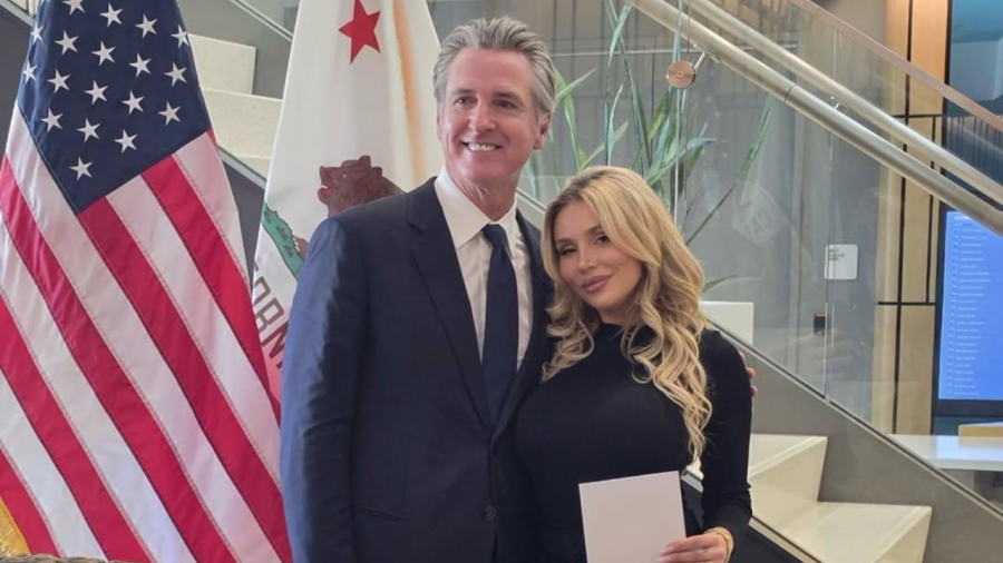 Courtney Stodden Calls Governor ‘Daddy’