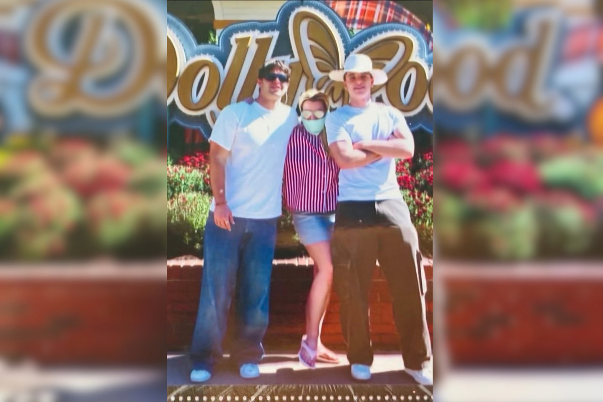 Britney Spears Shares Rare Photo With Both Sons During Dollywood Trip ...
