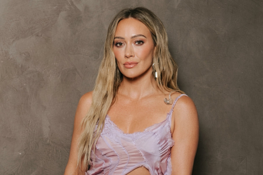 Hilary Duff shows off her figure during a sun-soaked getaway