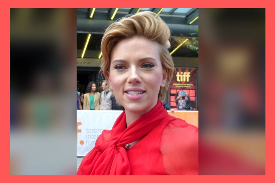 Scarlett Johansson Ray Gunn