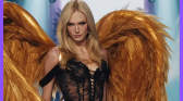 Alex Consani 2026 Victoria’s Secret Fashion Show