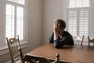 Man, 49, Sold Everything To Meet AI Girlfriend