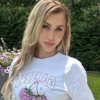 Adult Film Star Blames Dating Apps for Gen Z's 'Sex