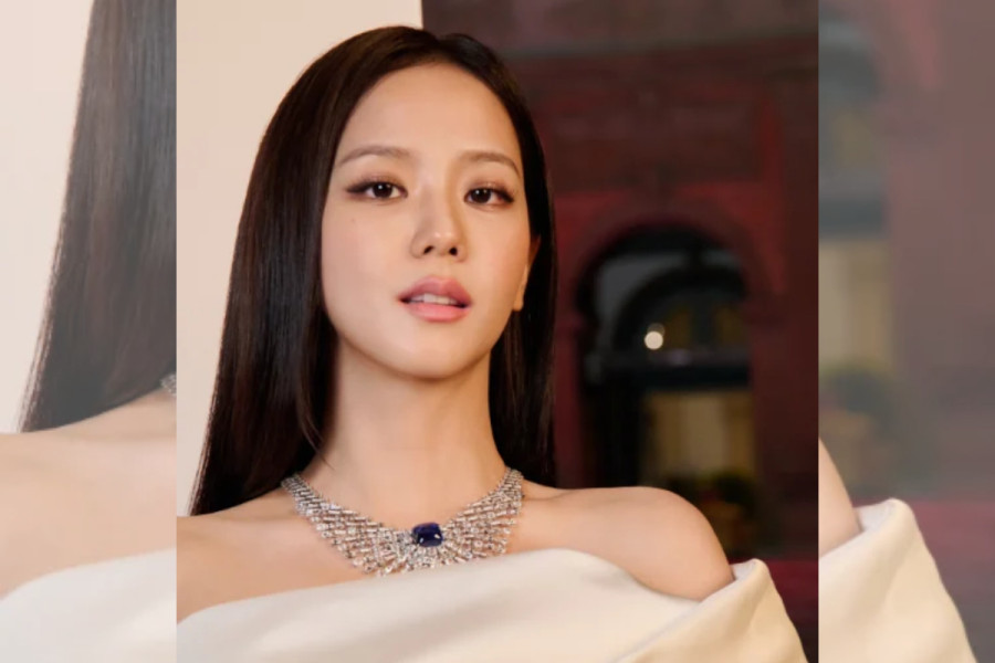 BLACKPINk's Jisoo wears the Stellara necklace by Cartier